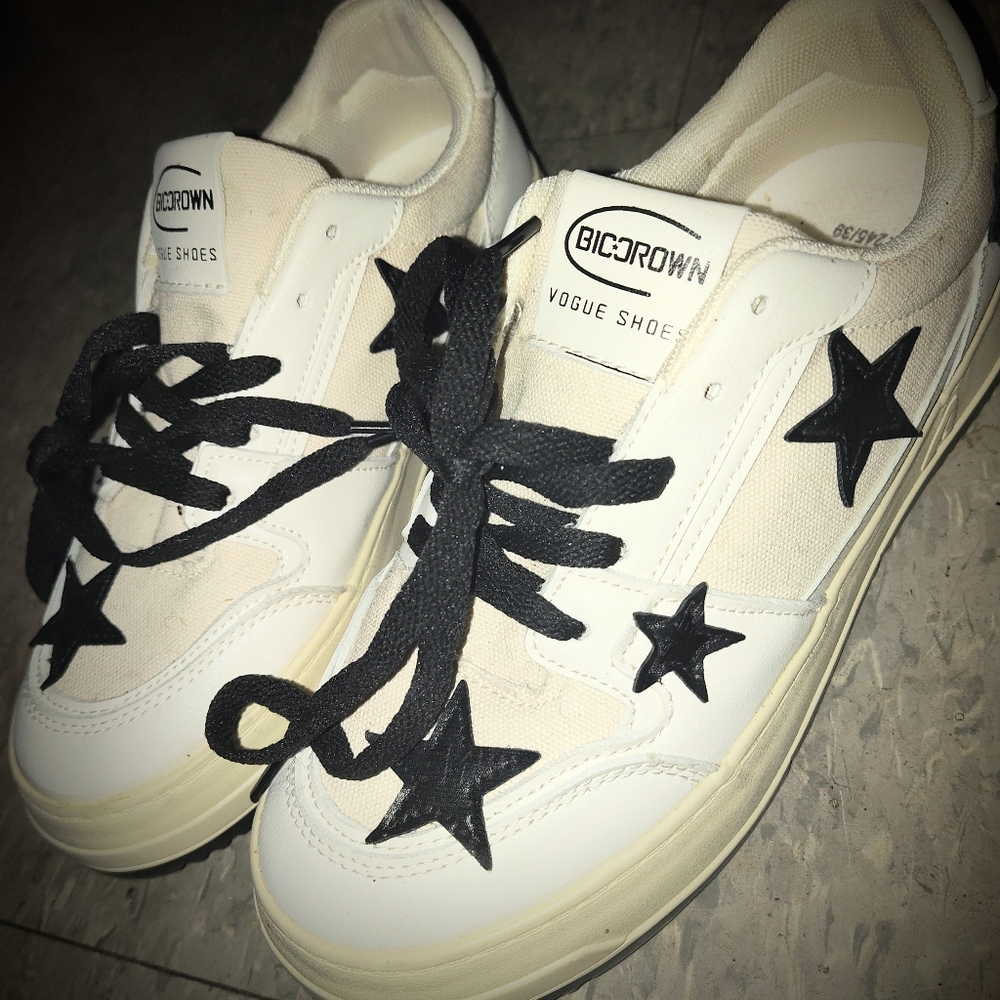 Bic Crown Vogue Skate Sneakers